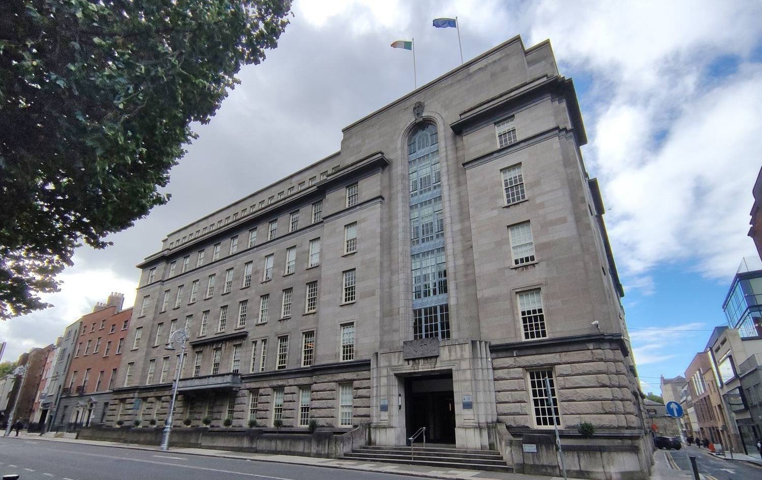 Здание Департамента предпринимательства, туризма и занятости на Kildare Street в Дублине