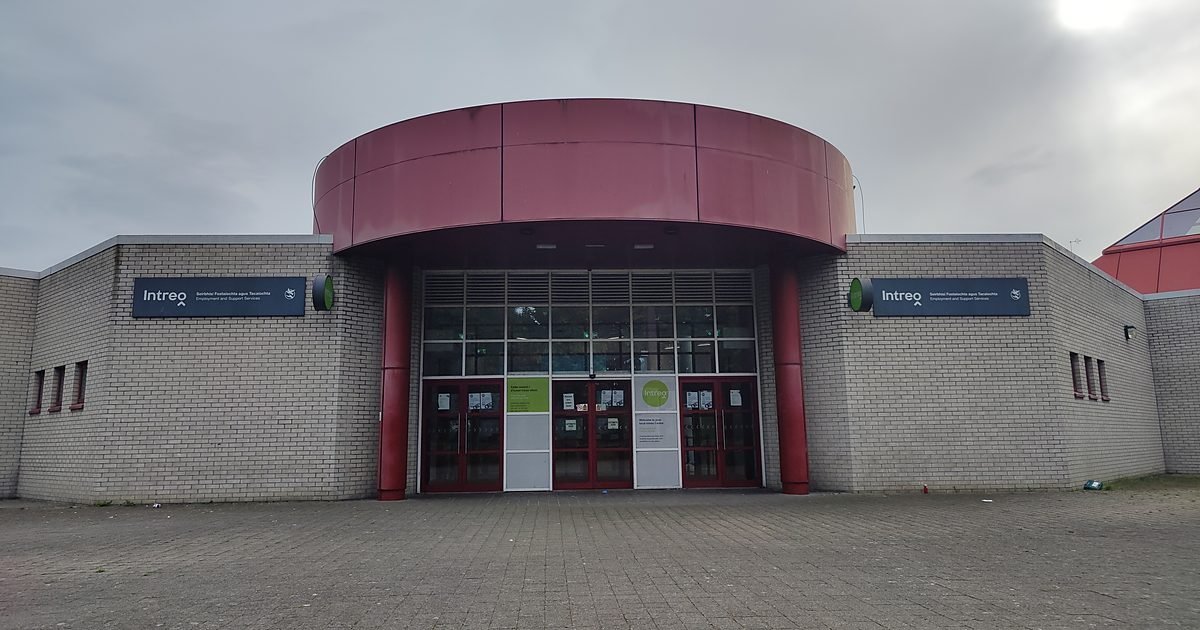 Вход в Intreo Centre Tallaght, Дублин